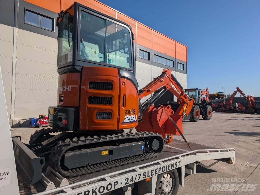 Hitachi ZX 26 U-6 Mini pelle < 7t