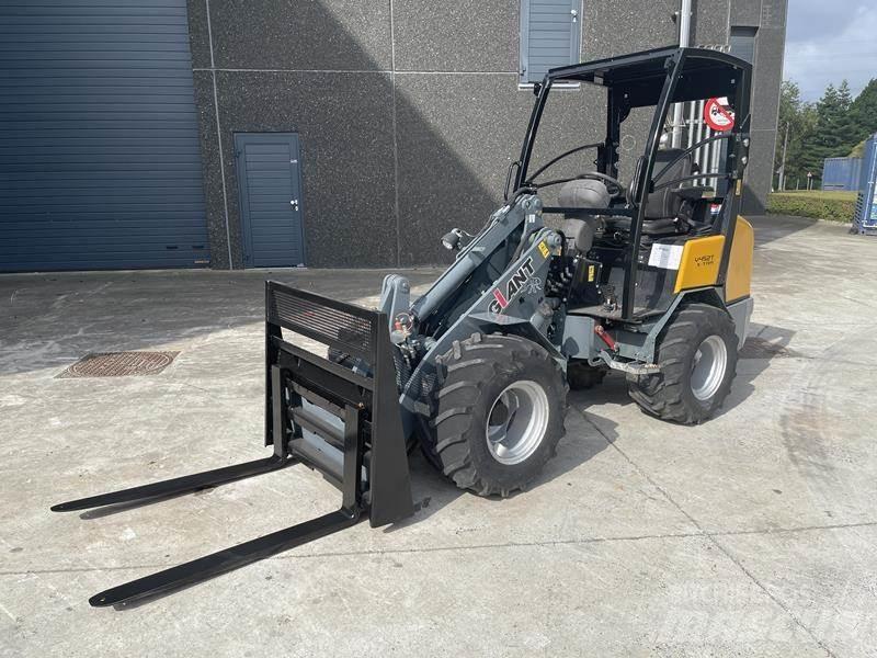 GiANT V 452 T XTRA Chargeuse sur pneus