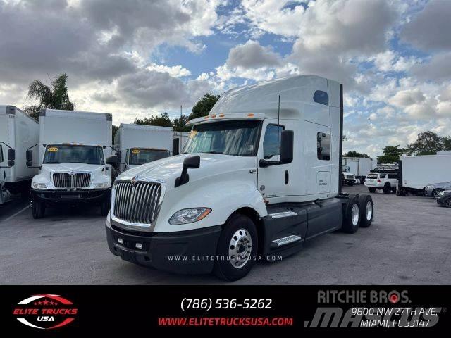 International LT Autre camion