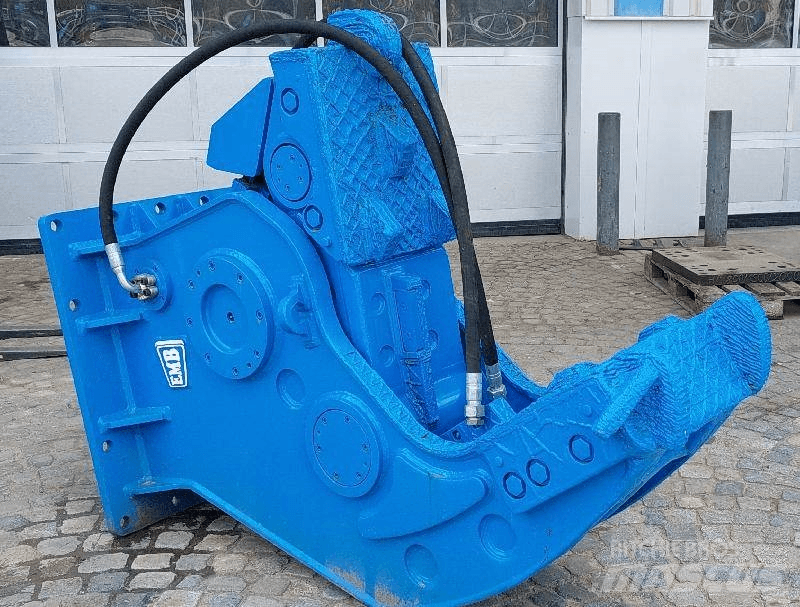  EMB VP3000 Concasseur de Travaux Publics