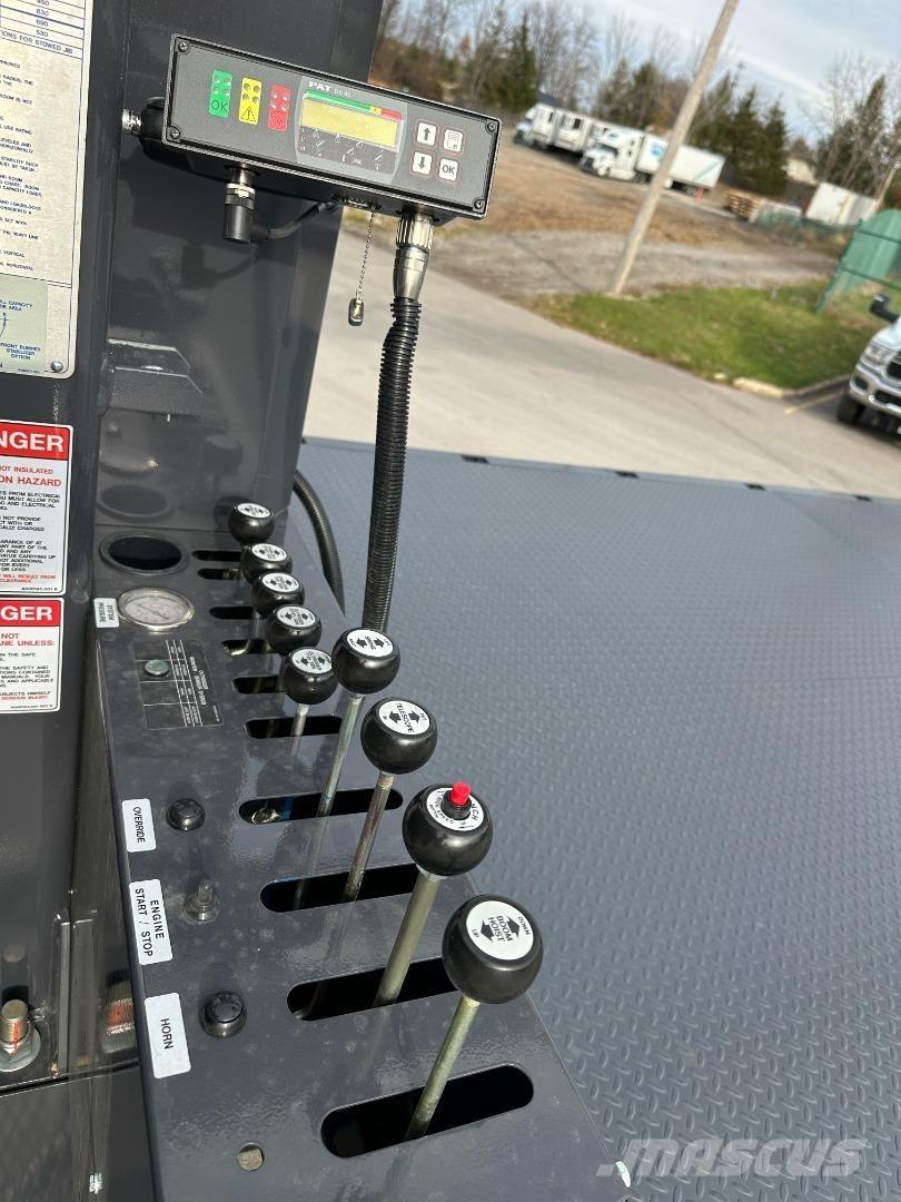 Manitex 26101 C Camion plateau ridelle avec grue