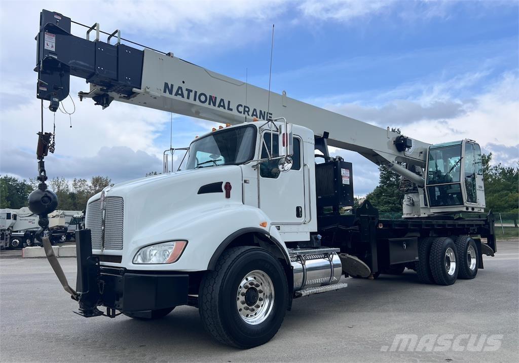 National 1300A Camion plateau ridelle avec grue