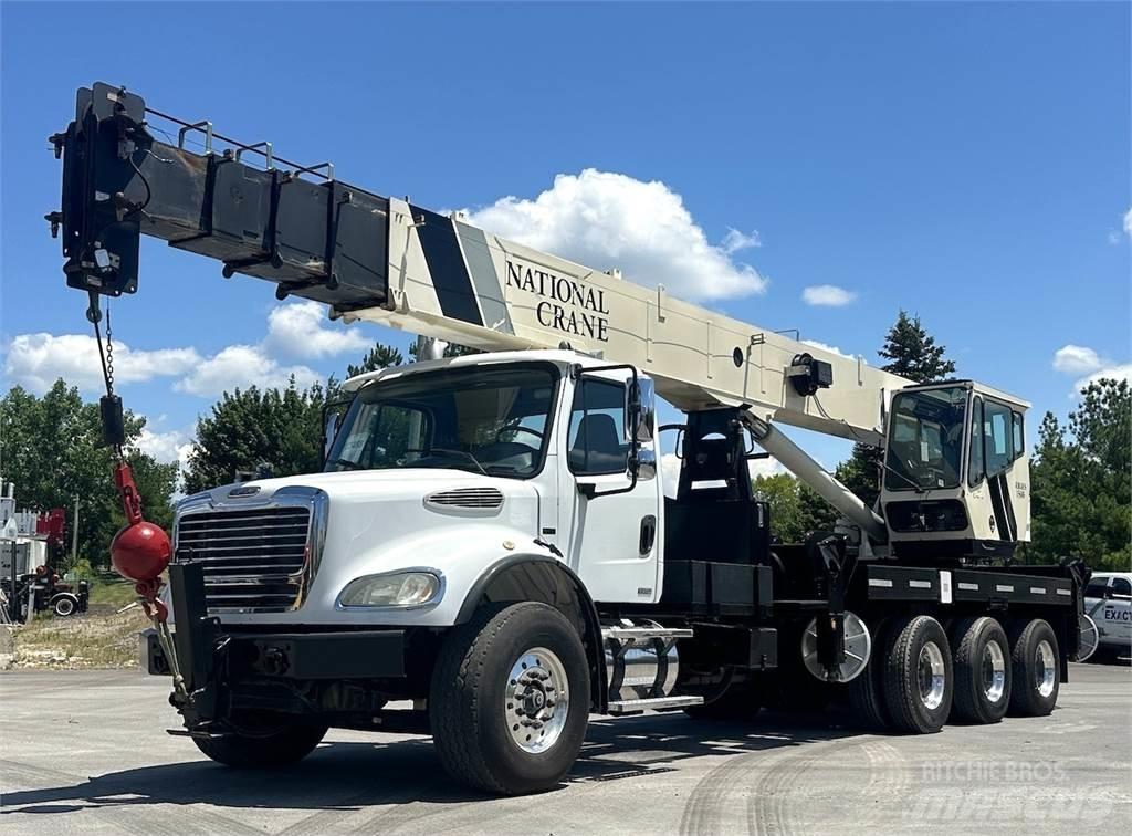 National 1500 Camion plateau ridelle avec grue