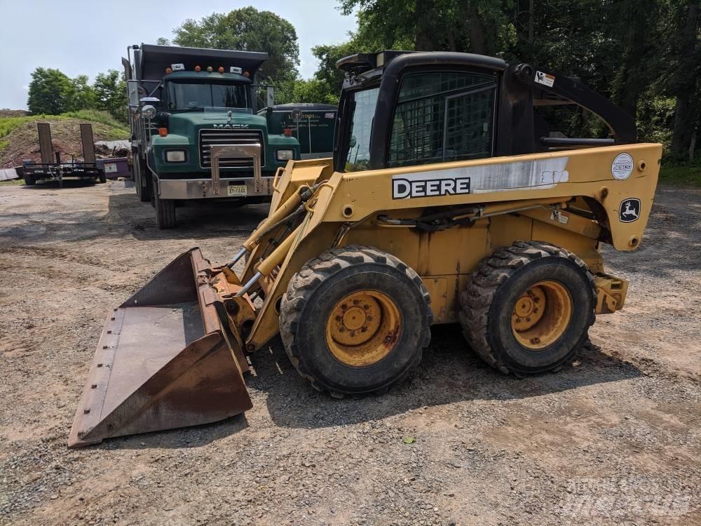John Deere 328 Chargeuse compacte