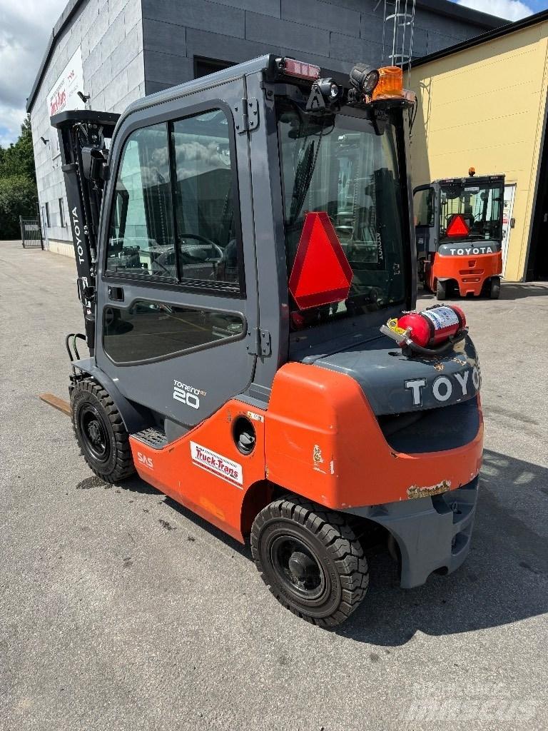 Toyota 06-8FD20F Chariots diesel