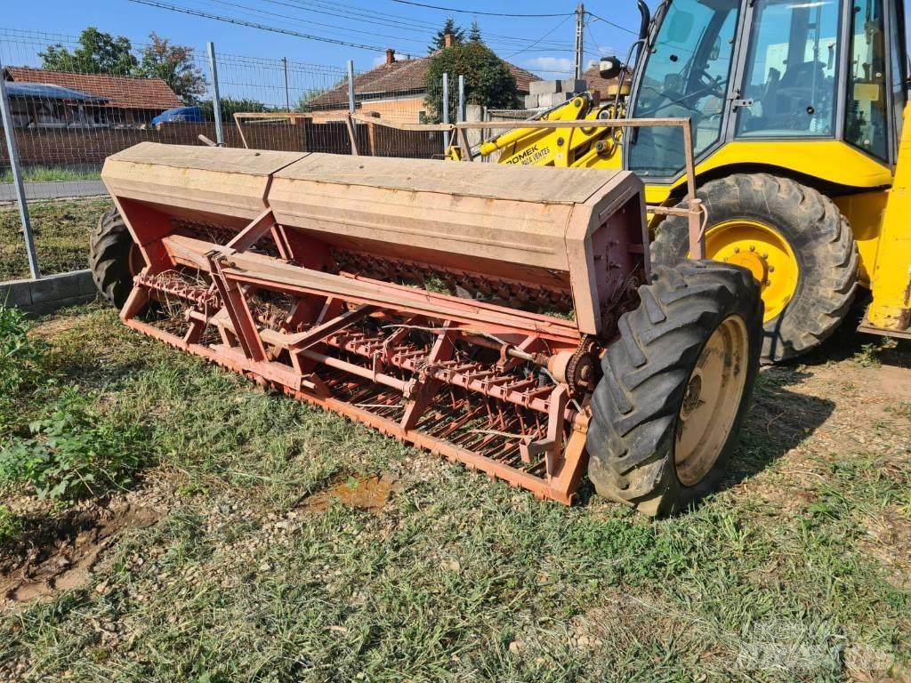 Kuhn 4M Semoir combiné