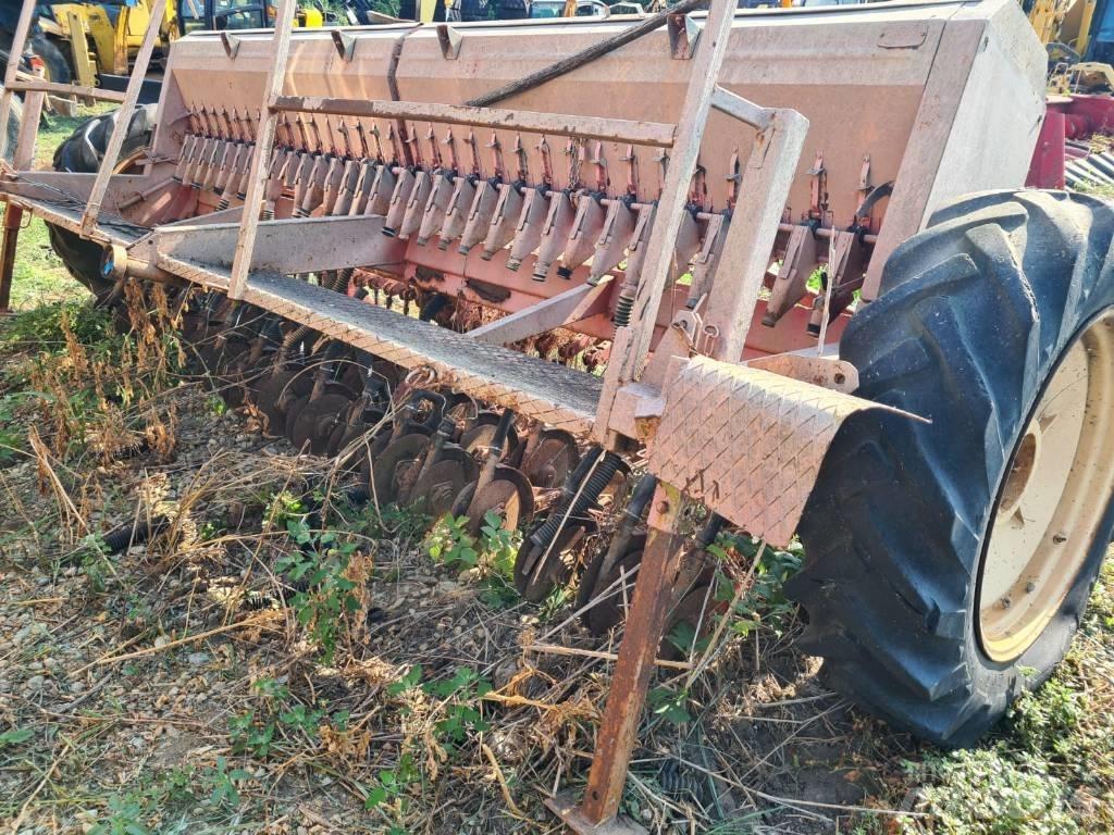 Kuhn 4M Semoir combiné