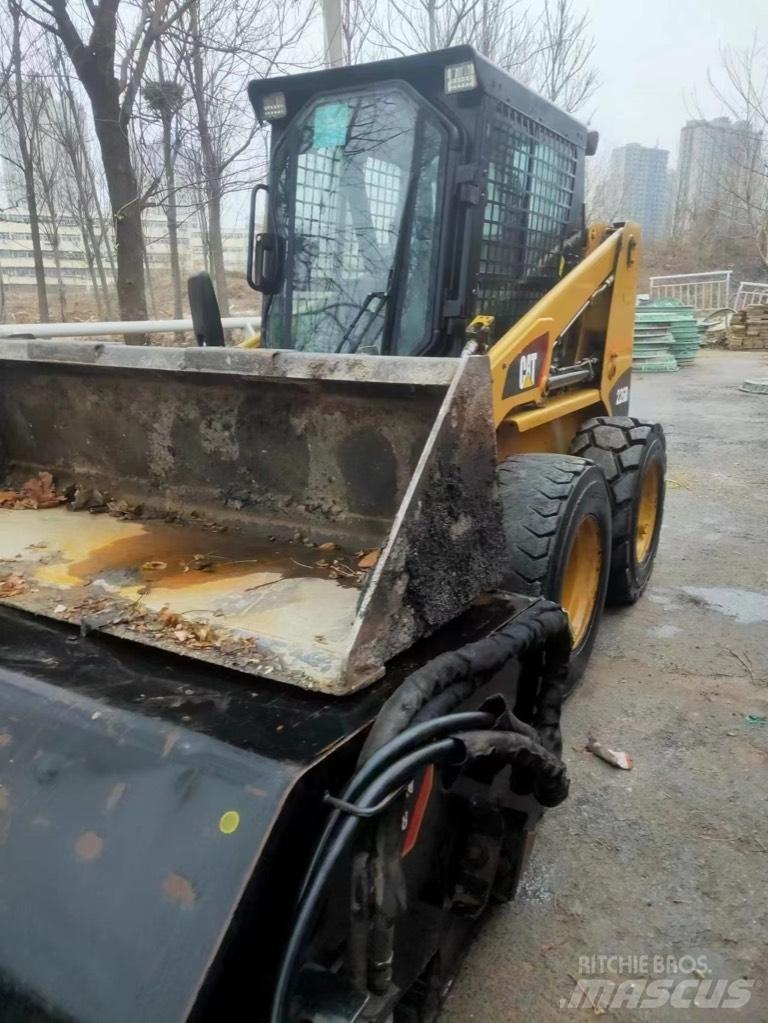 CAT 226 B Chargeuse compacte