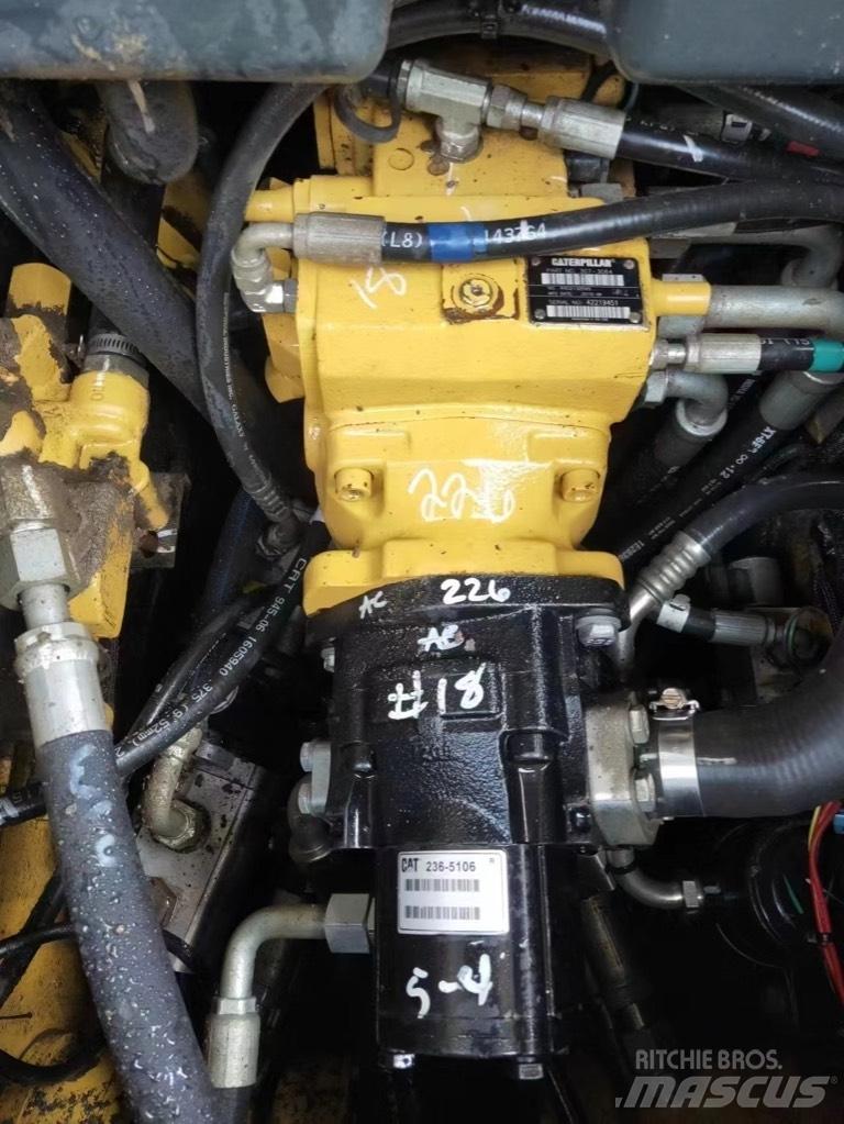 CAT 226 B Chargeuse compacte