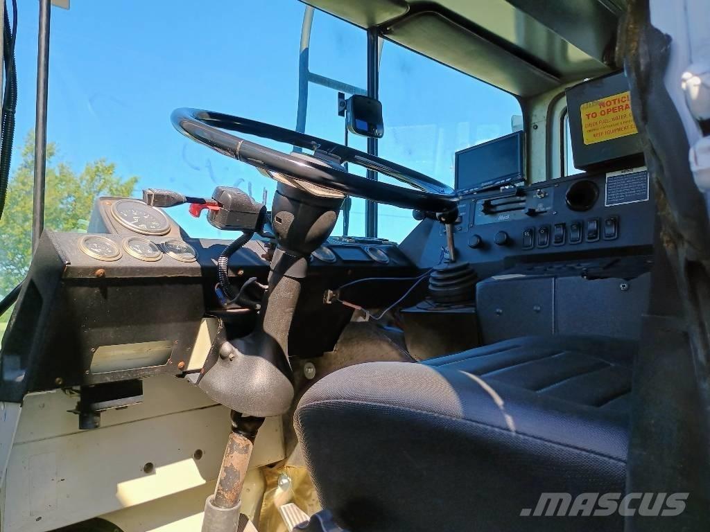 Mack MR Camion poubelle