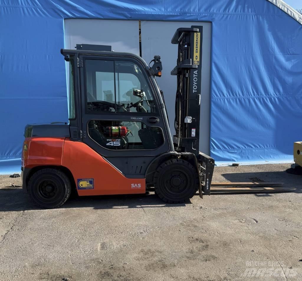 Toyota truck 8 FD40N Chariots diesel