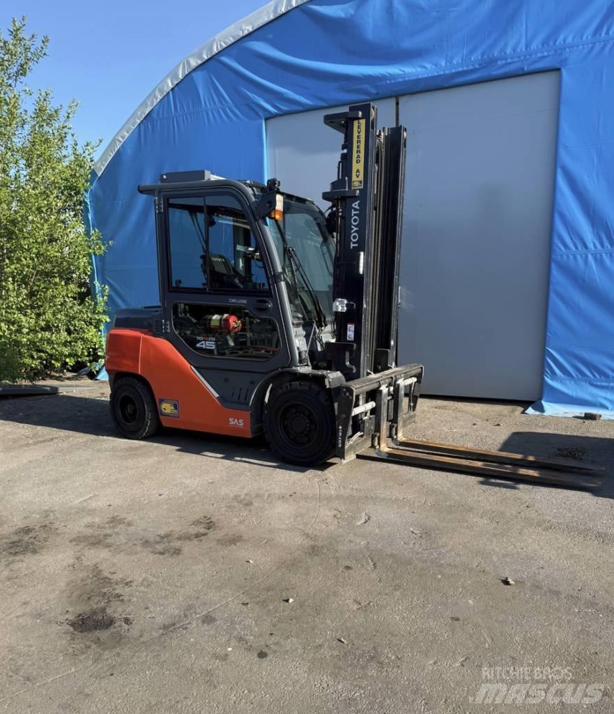Toyota truck 8 FD40N Chariots diesel