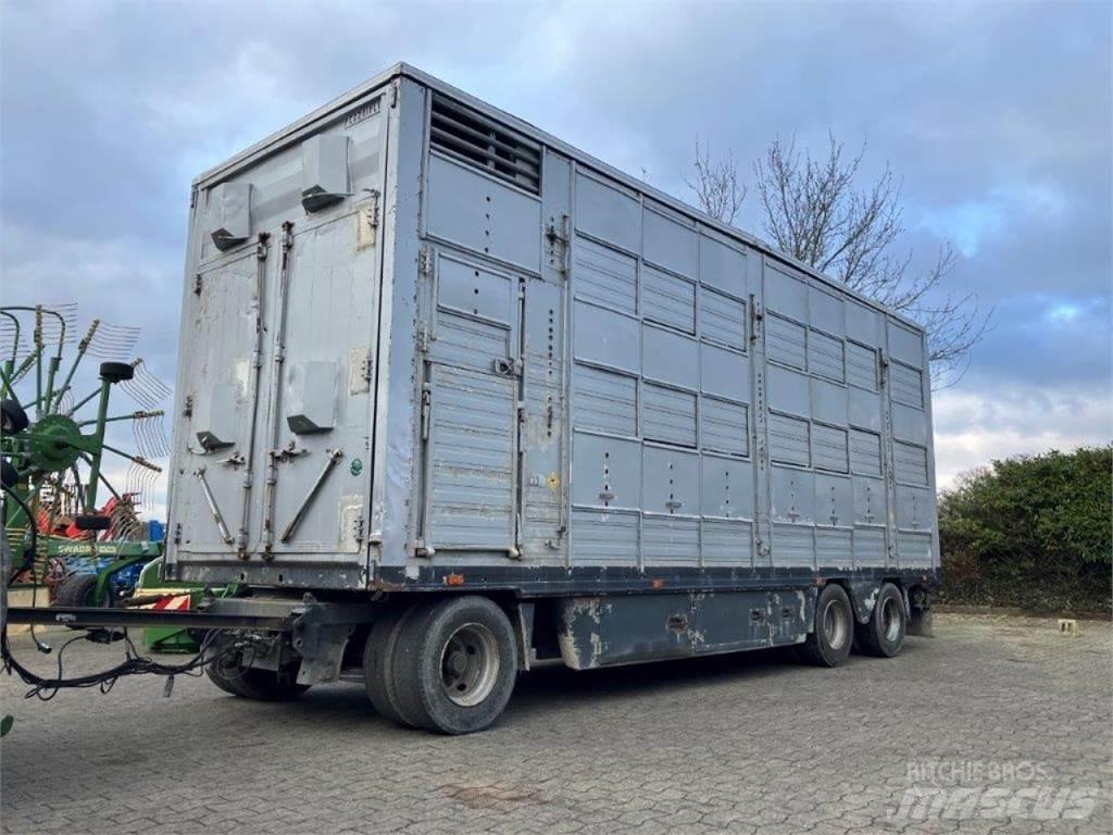 Pezzaioli 3-Stock Semi remorque bétaillère