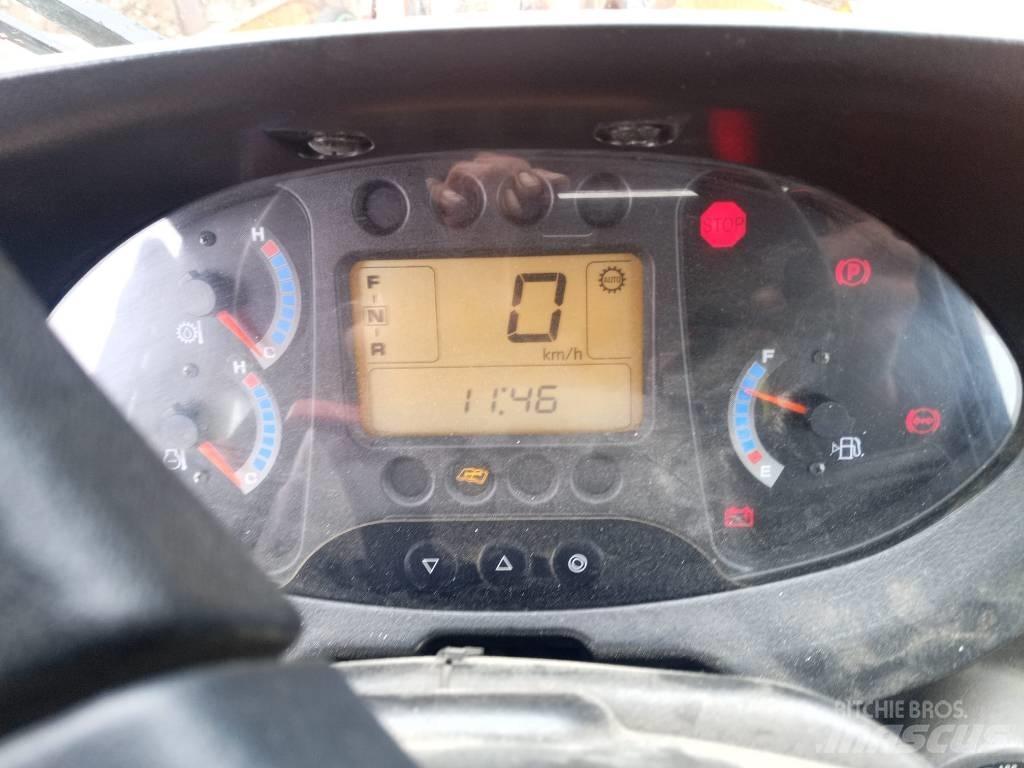 Hitachi ZW 220 Chargeuse sur pneus
