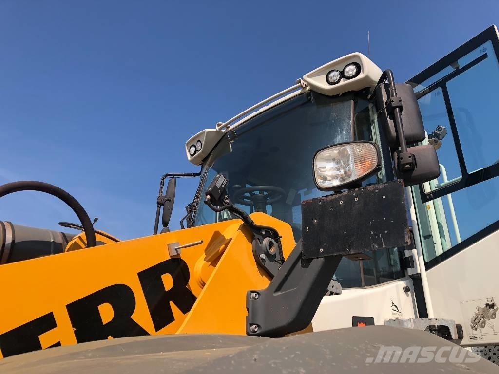 Liebherr L 566 Chargeuse sur pneus