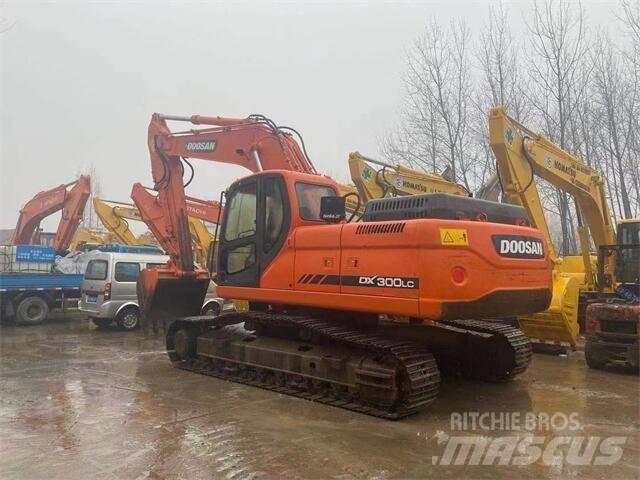 Doosan DX 300 Pelle sur chenilles