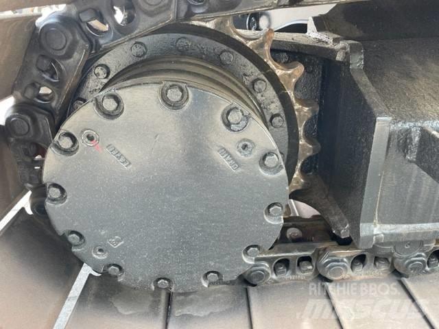 Hitachi ZX 135 US Pelle sur chenilles