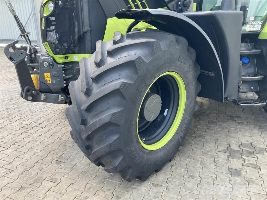 CLAAS Arion 660 Tracteur