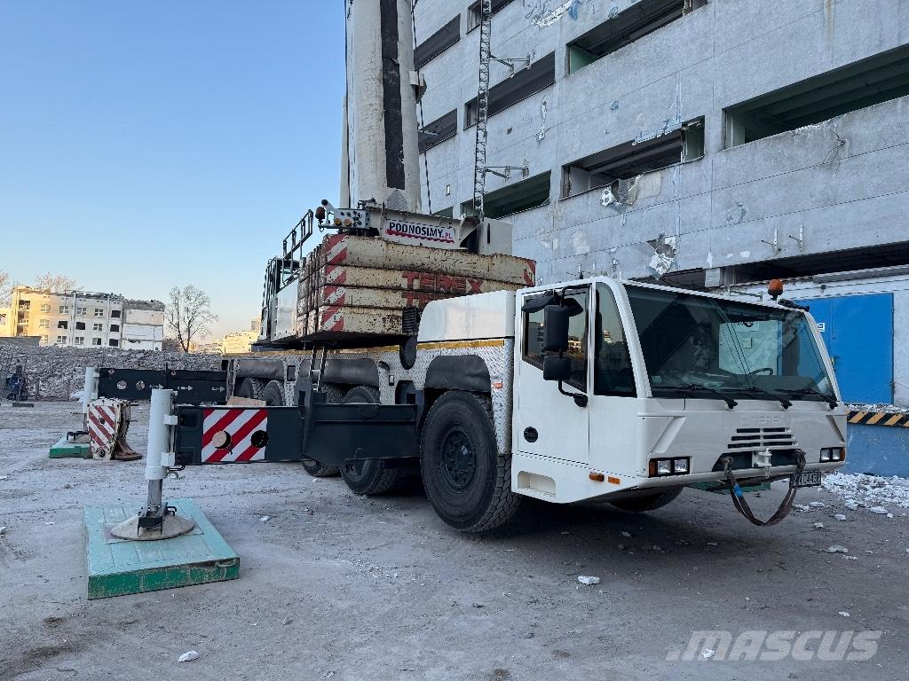 Demag AC 200-1 Grues tout terrain
