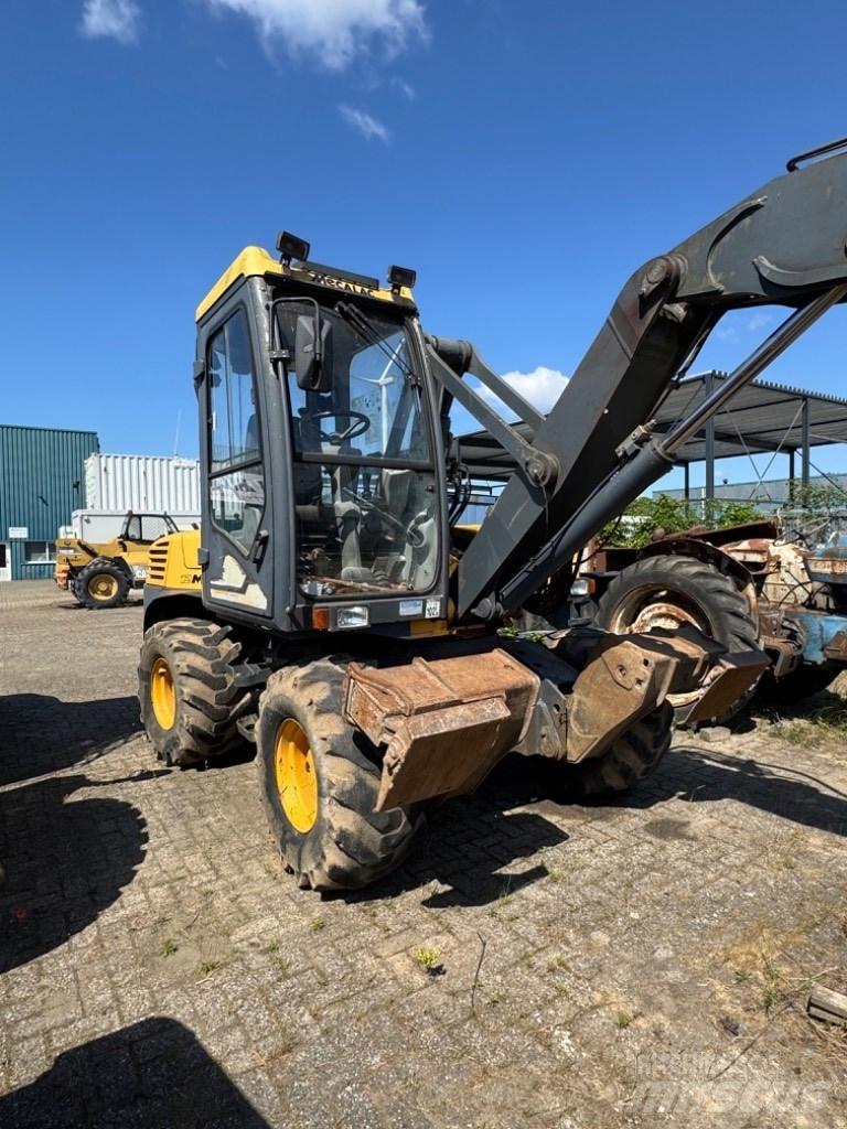 Mecalac 12 MXT Pelle sur pneus