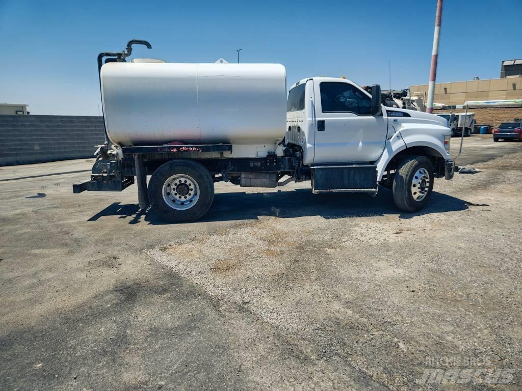 Ford F 650 SD Camion citerne à eau
