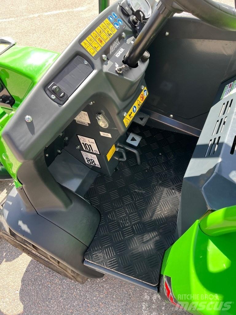 Avant 225 Chargeuse compacte