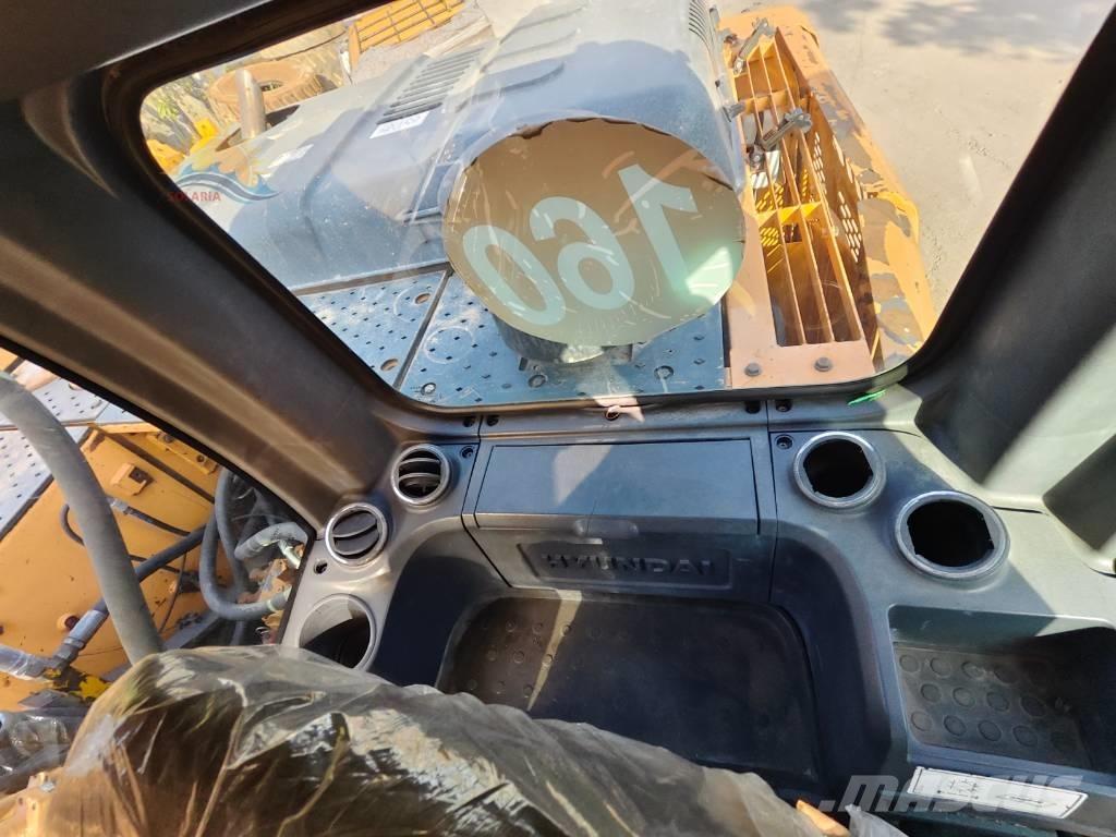 Hyundai R220LC-9S Pelle sur chenilles