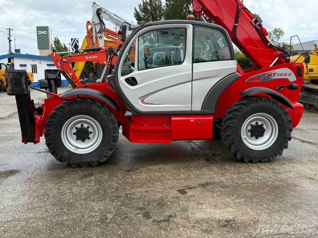Manitou MT 1440 Chariot télescopique