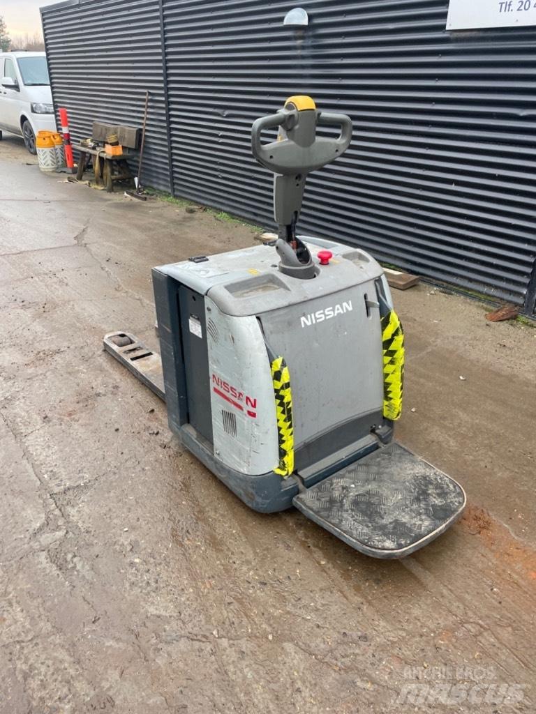 Nissan PLP 200 Transpalette accompagnant