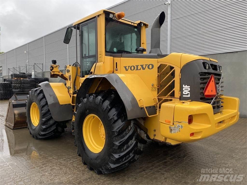 Volvo L90F Chargeuse sur pneus
