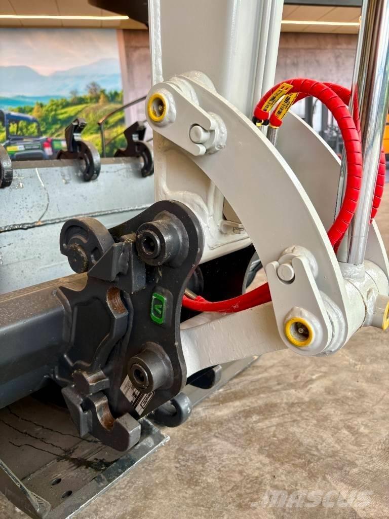 Takeuchi TB 225 Mini pelle < 7t