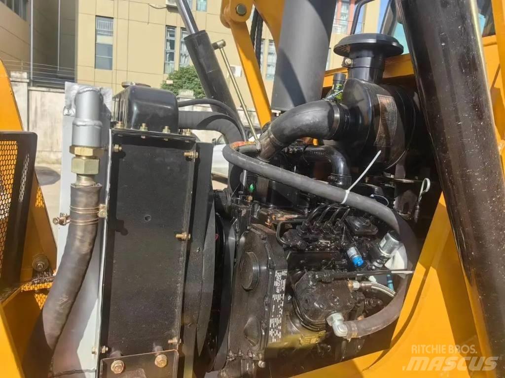 CAT 420 F Tractopelle