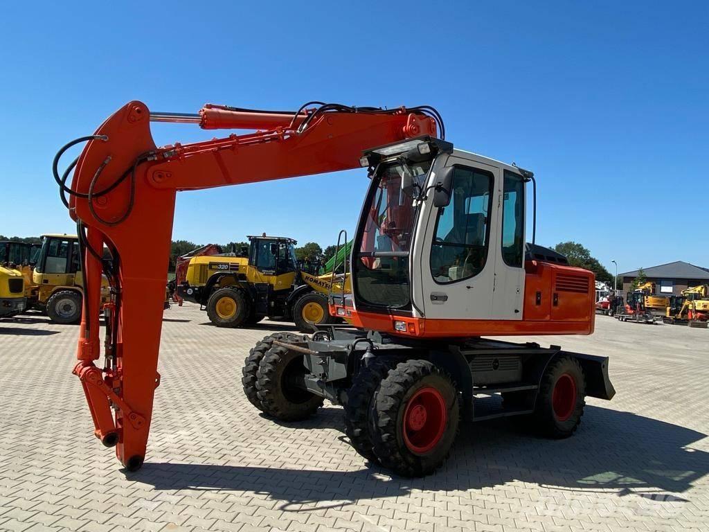 Liebherr A 900 C Pelle sur pneus