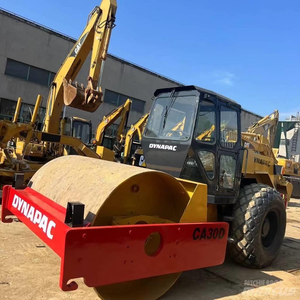 Dynapac CA 30 D Rouleaux monocylindre