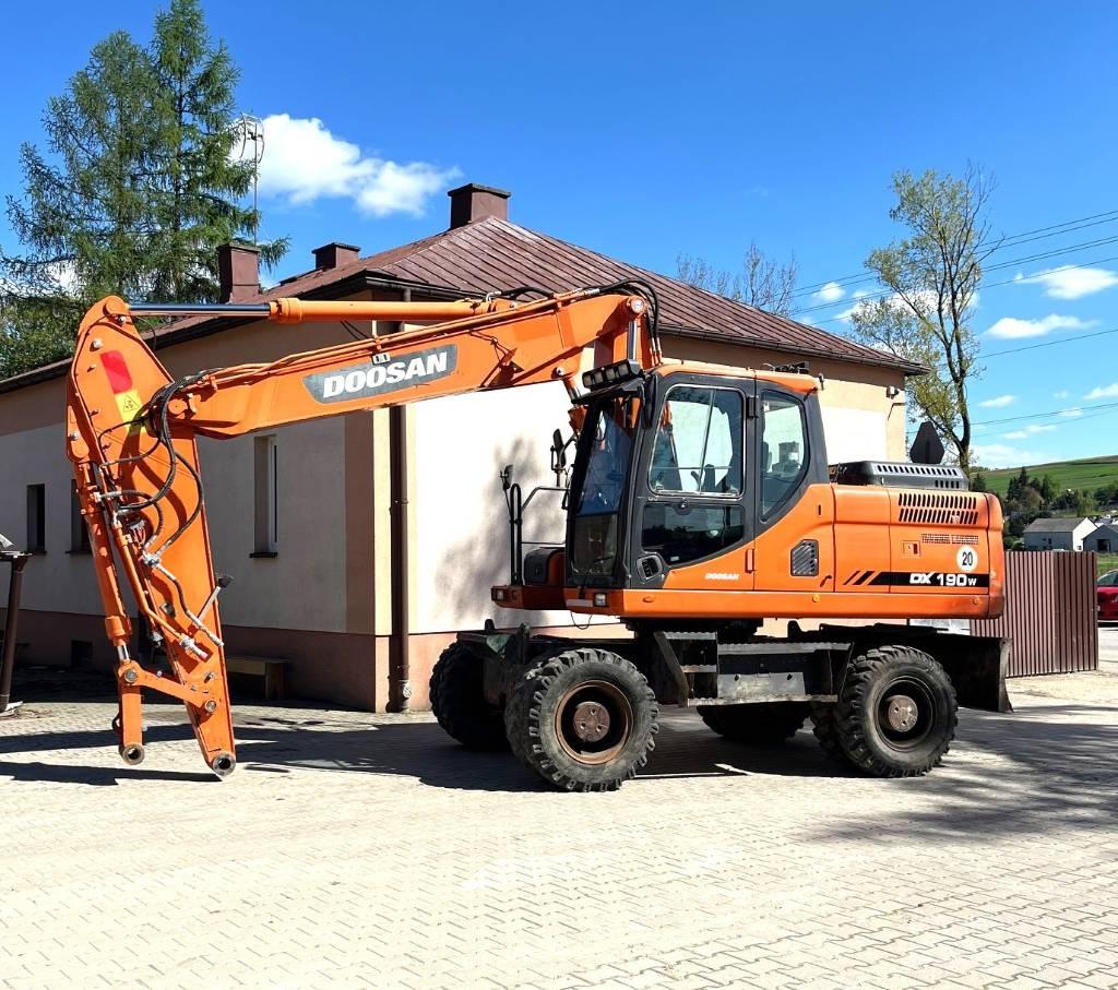 Doosan DX 190 W-3 Pelle sur pneus