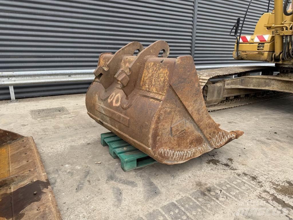CAT 320 DL Pelle sur chenilles