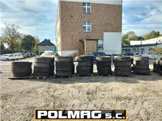 JCB full tires Pneus, roues et jantes