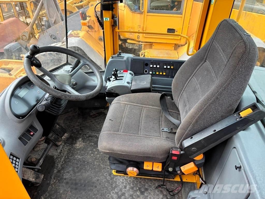 Volvo L 120 E Chargeuse sur pneus