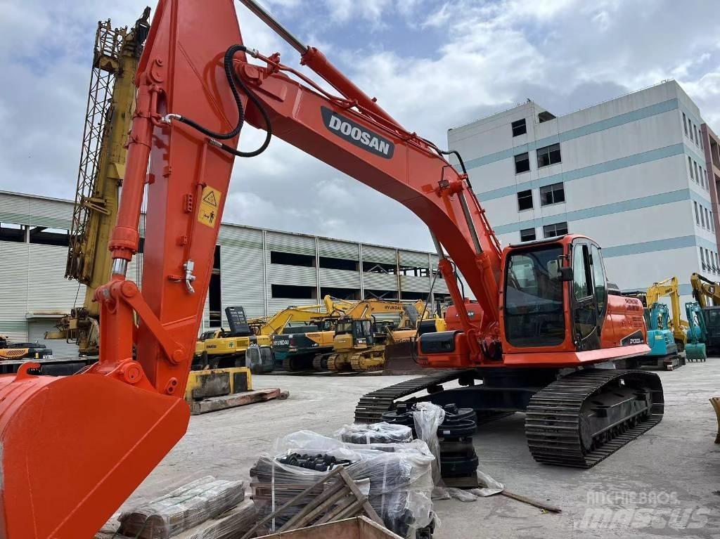 Doosan DX 300 Pelle sur chenilles