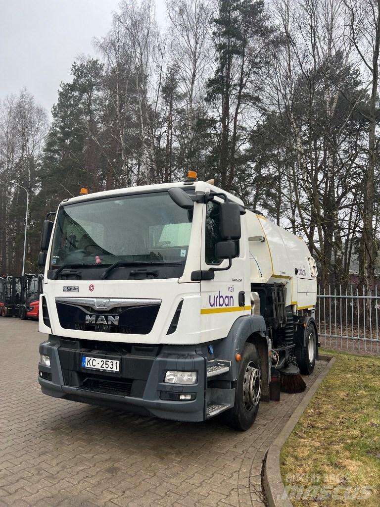 MAN TGM 15.250 Balayeuse / Autolaveuse