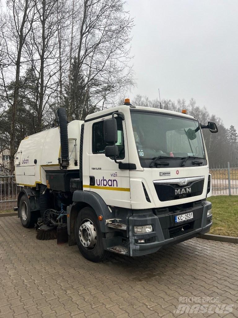 MAN TGM 15.250 Balayeuse / Autolaveuse