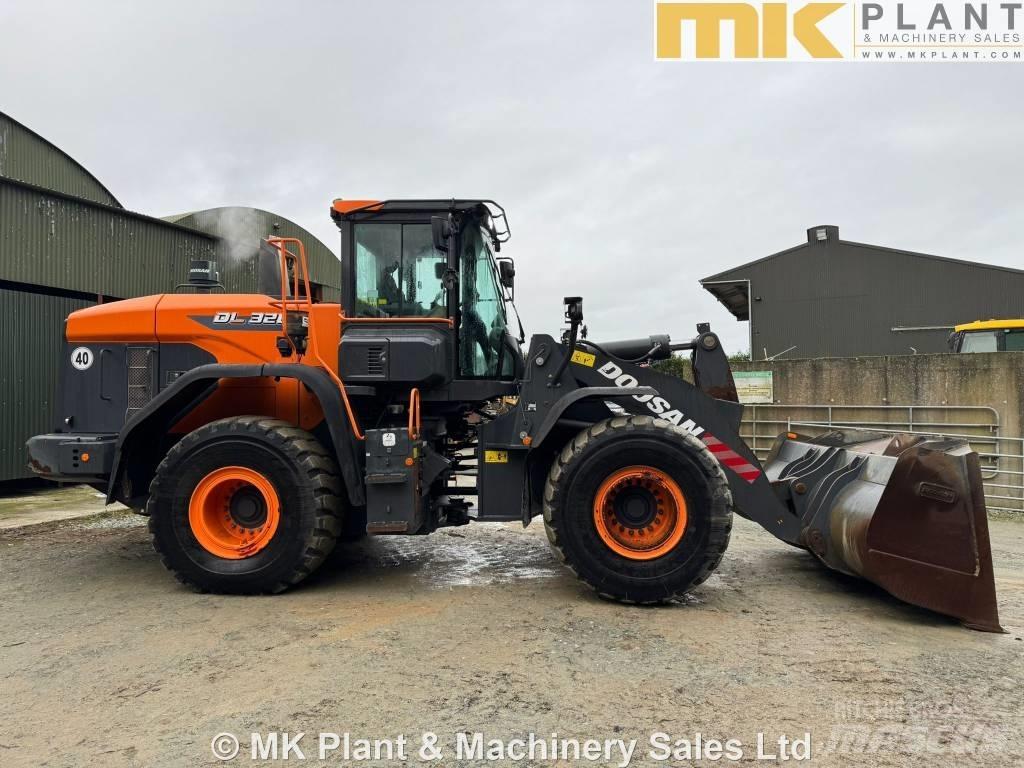 Doosan DL 320-7 Chargeuse sur pneus