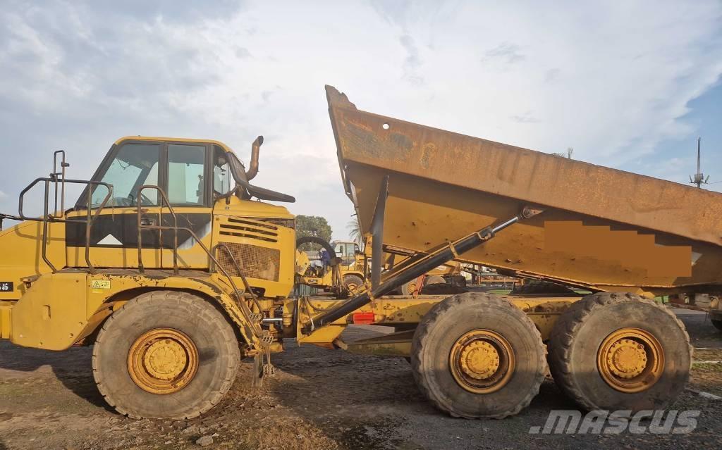 CAT 730 Tombereau articulé