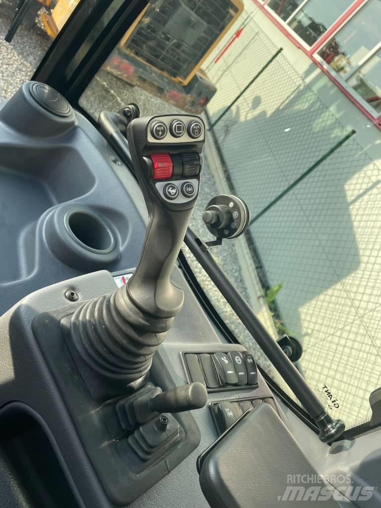 GiANT G 5000 TELE Chargeuse multifonction