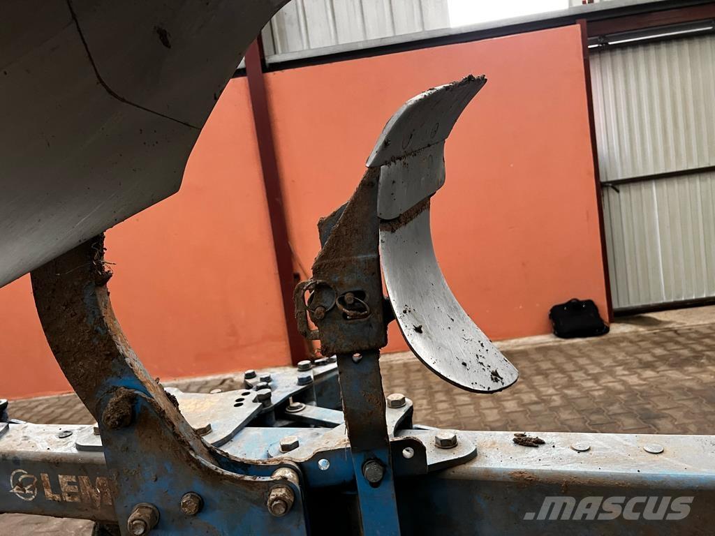Lemken Juwel 8 Charrue non réversible