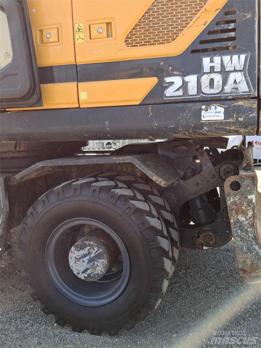 Hyundai HW 210 A Pelle sur pneus