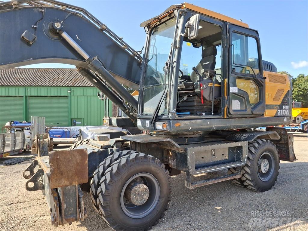 Hyundai HW 210 A Pelle sur pneus