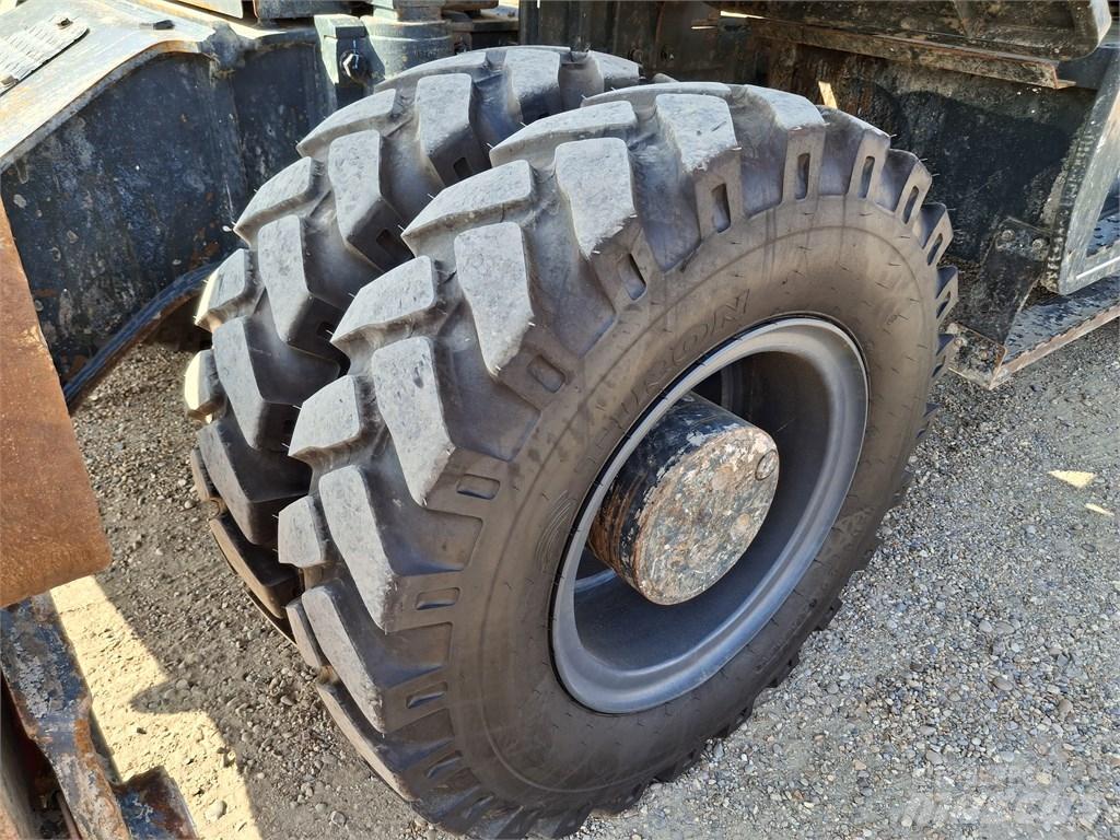 Hyundai HW 210 A Pelle sur pneus