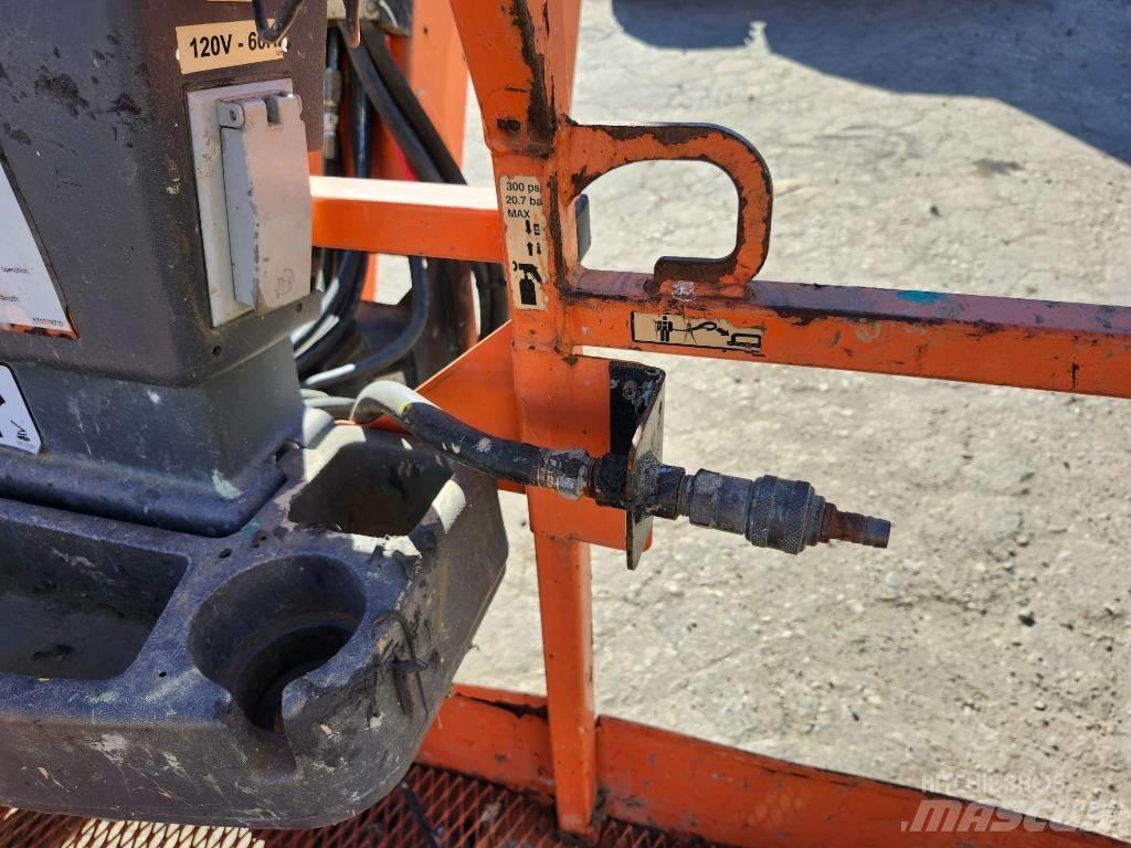 JLG 800 AJ Nacelles articulées