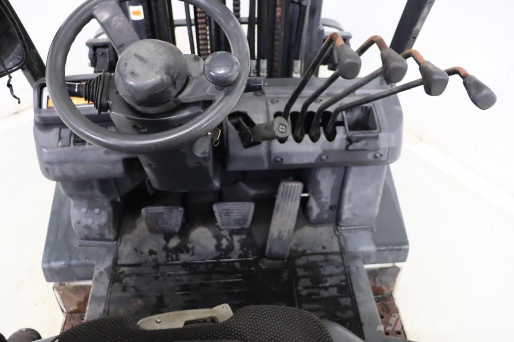 Nissan U1D2A20LQ Chariots GPL